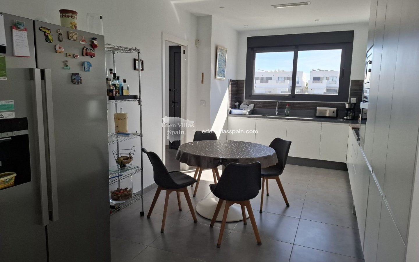 Resale - Town House - Dolores