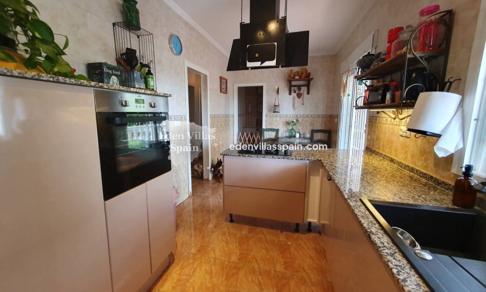 Resale - Urbanisation detached Villa - Catral
