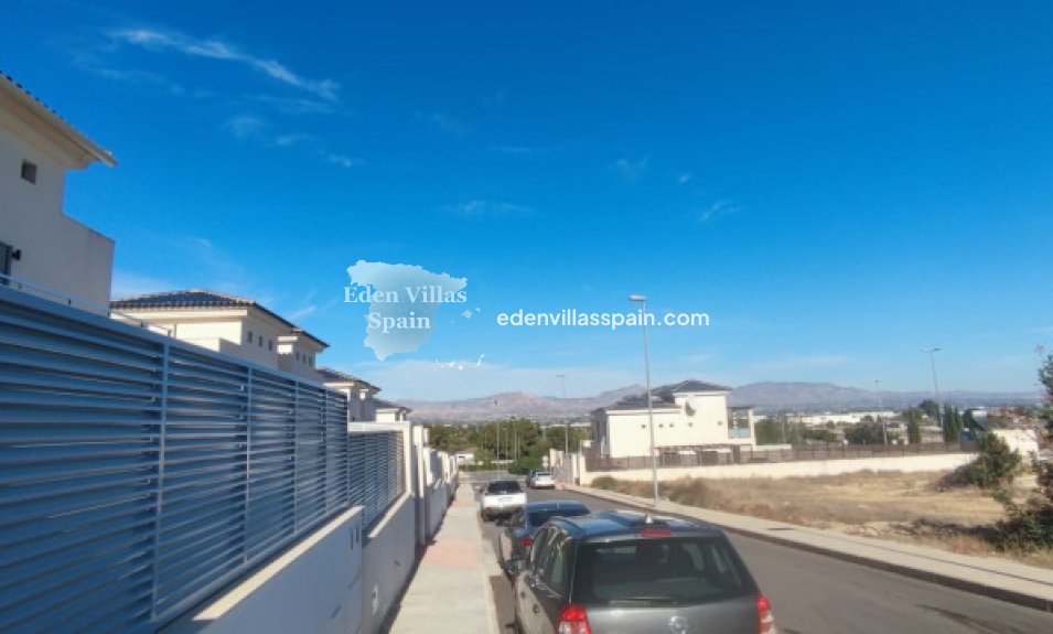 Resale - Urbanisation detached Villa - Cox