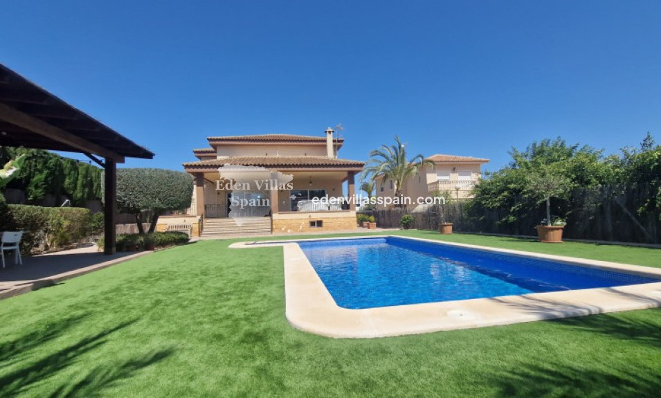 Resale - Urbanisation detached Villa - Elche