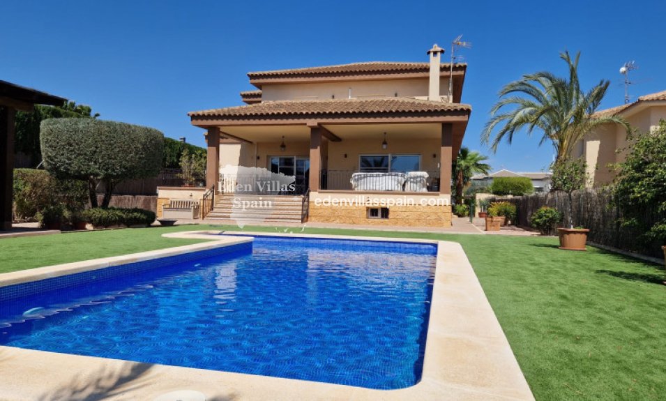 Resale - Urbanisation detached Villa - Elche