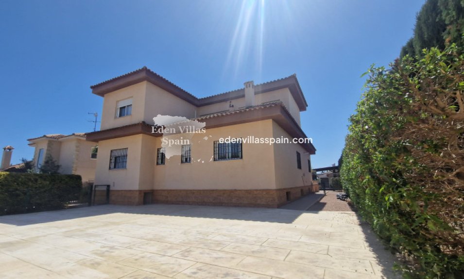 Resale - Urbanisation detached Villa - Elche