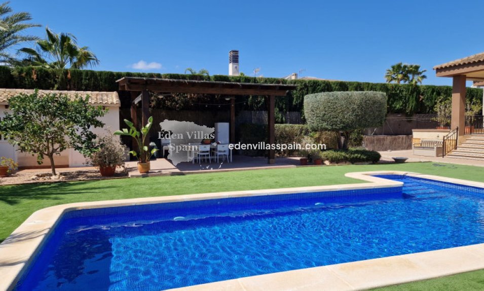 Resale - Urbanisation detached Villa - Elche