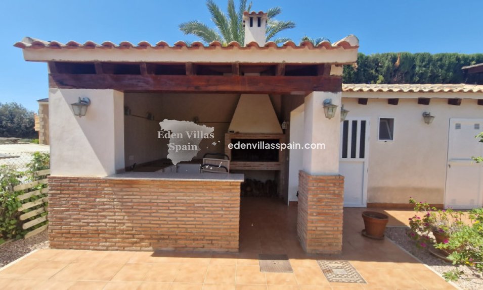 Resale - Urbanisation detached Villa - Elche