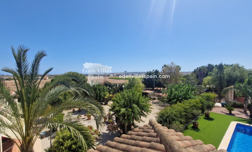 Resale - Urbanisation detached Villa - Elche