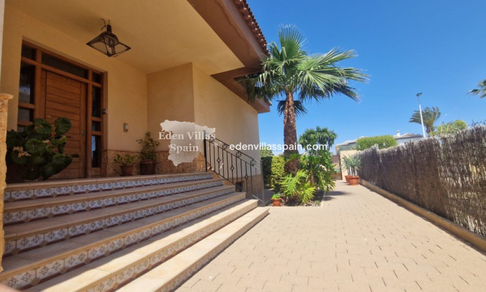 Resale - Urbanisation detached Villa - Elche
