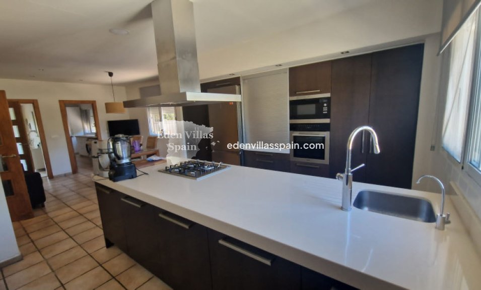 Resale - Urbanisation detached Villa - Elche