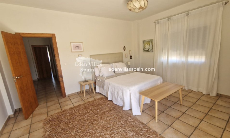 Resale - Urbanisation detached Villa - Elche