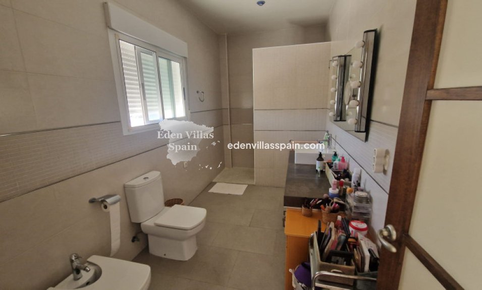 Resale - Urbanisation detached Villa - Elche