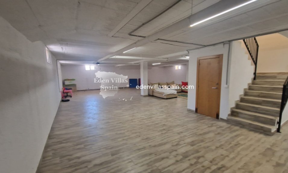 Resale - Urbanisation detached Villa - Elche