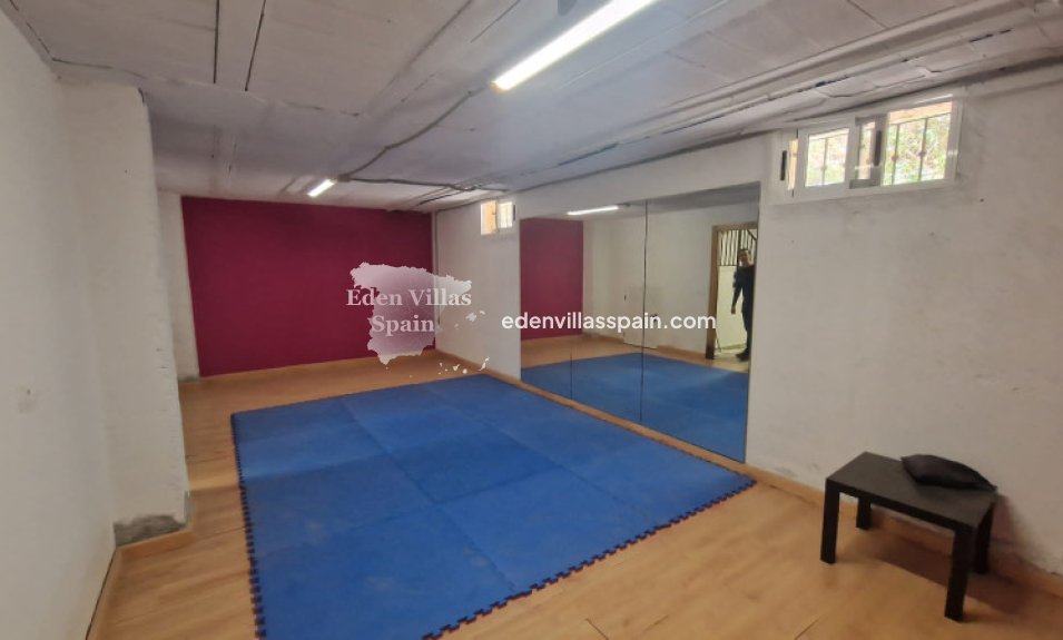 Resale - Urbanisation detached Villa - Elche