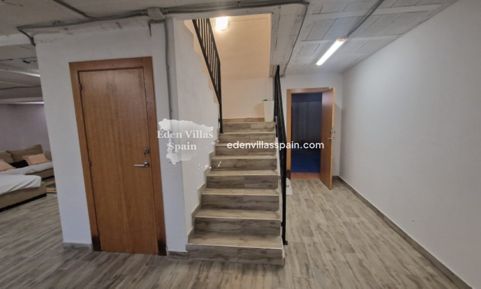 Resale - Urbanisation detached Villa - Elche