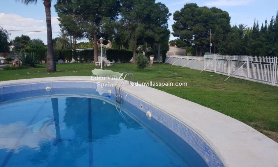 Resale - Urbanisation detached Villa - Elche