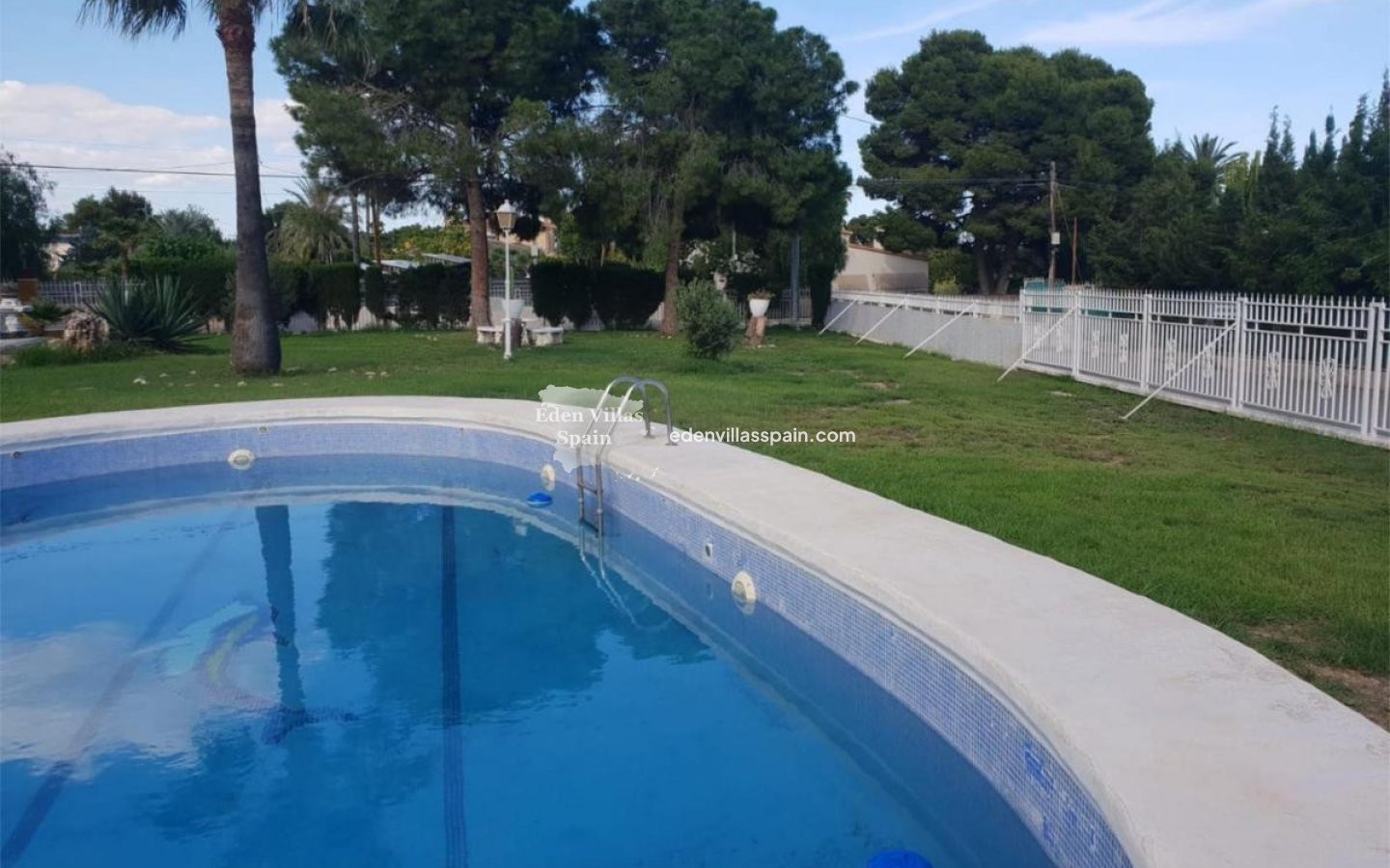 Resale - Urbanisation detached Villa - Elche