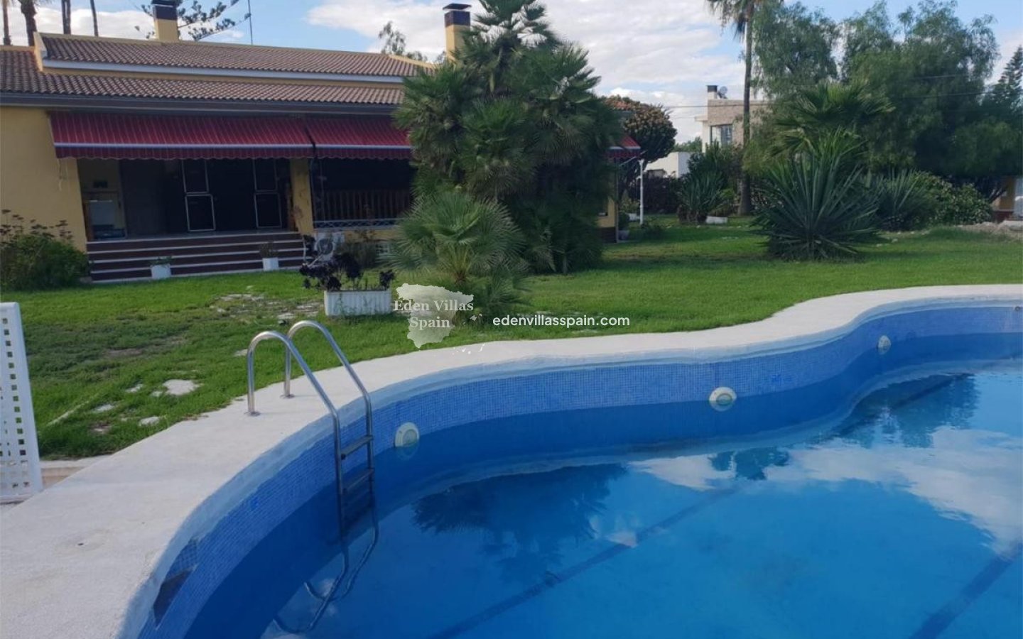 Resale - Urbanisation detached Villa - Elche