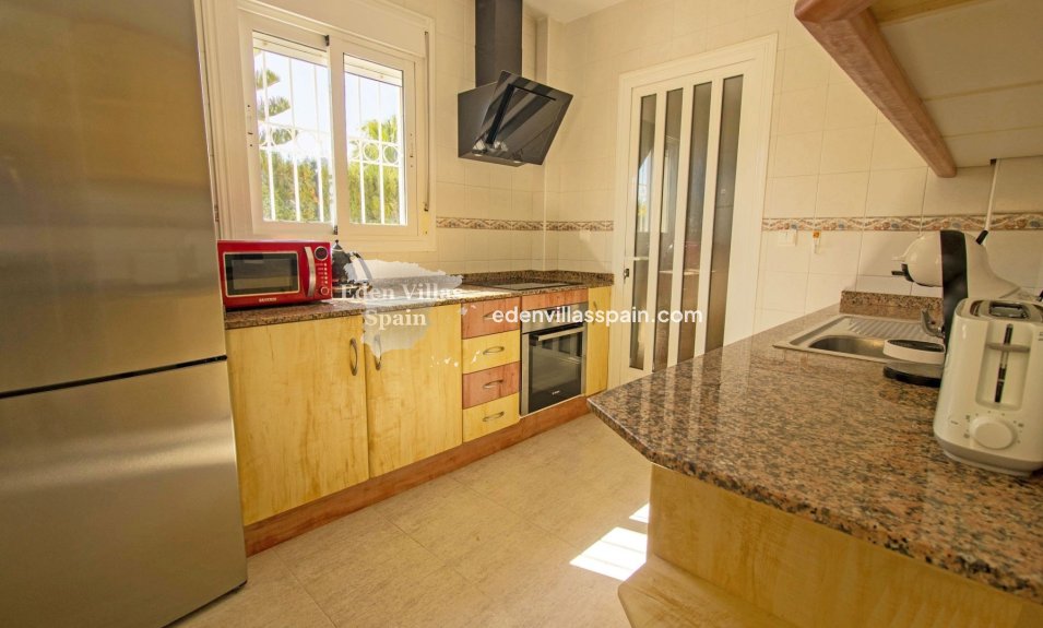 Resale - Urbanisation detached Villa - La Marina