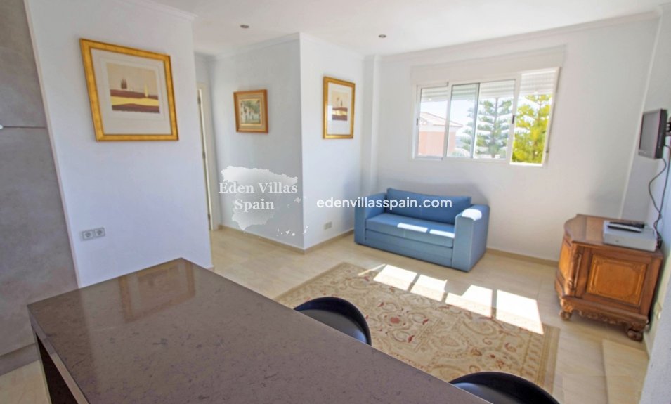 Resale - Urbanisation detached Villa - La Marina