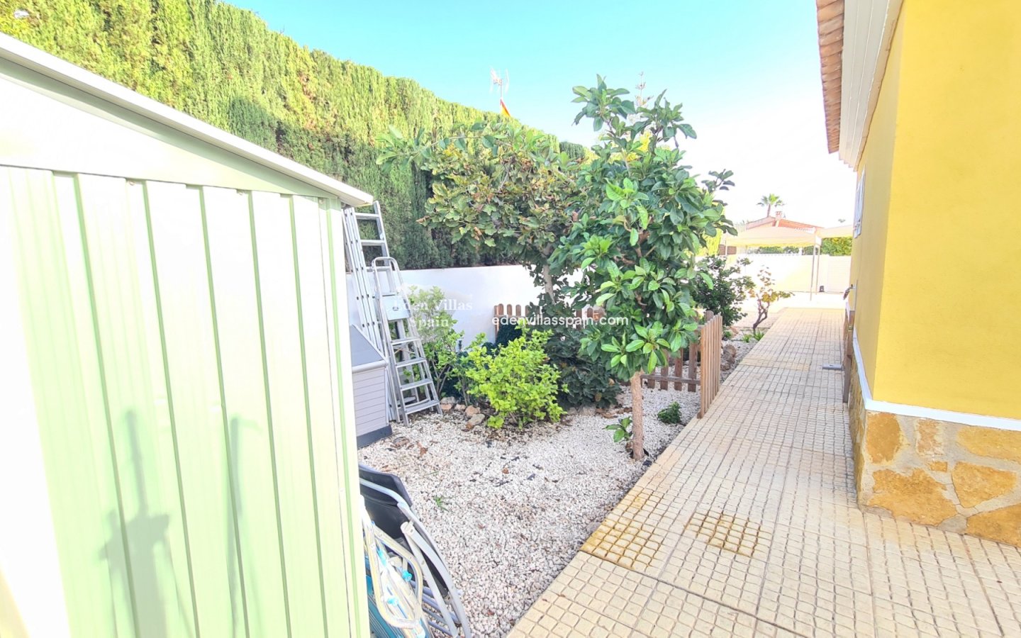 Resale - Urbanisation detached Villa - La Marina