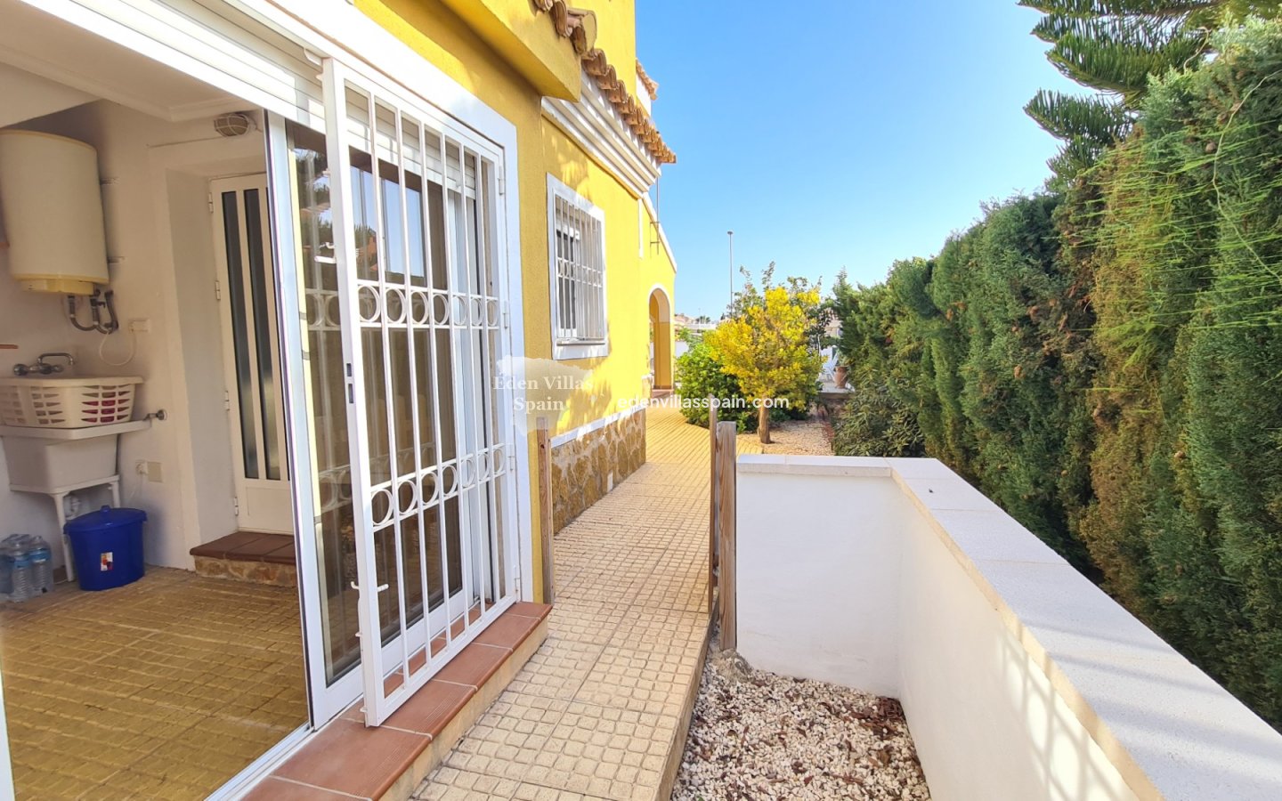 Resale - Urbanisation detached Villa - La Marina