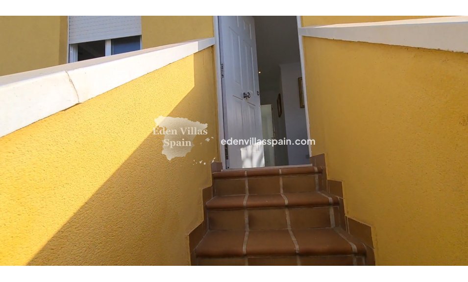 Resale - Urbanisation detached Villa - La Marina