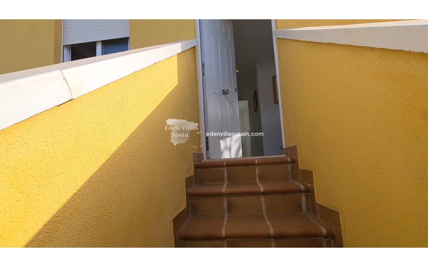 Resale - Urbanisation detached Villa - La Marina