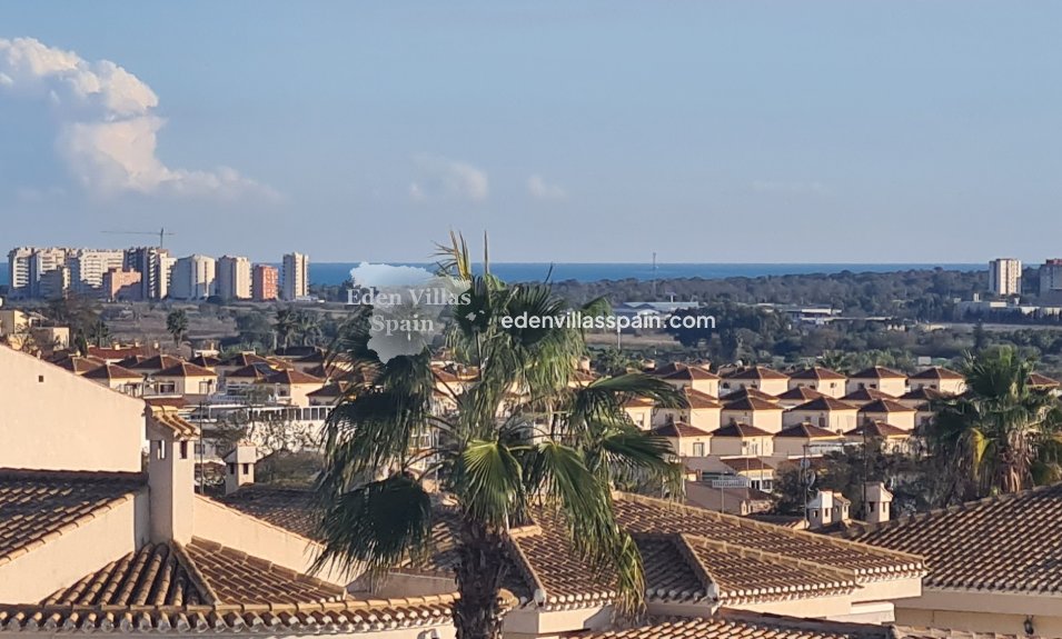 Resale - Urbanisation detached Villa - La Marina