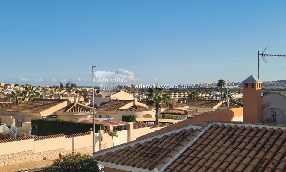 Resale - Urbanisation detached Villa - La Marina