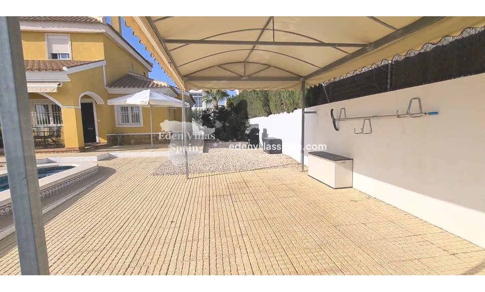 Resale - Urbanisation detached Villa - La Marina