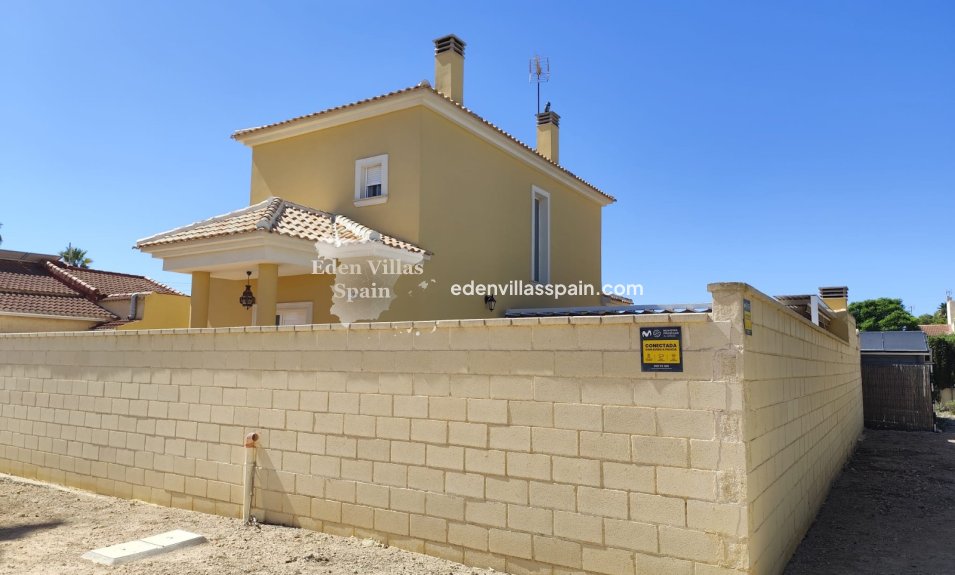 Resale - Urbanisation detached Villa - La Marina