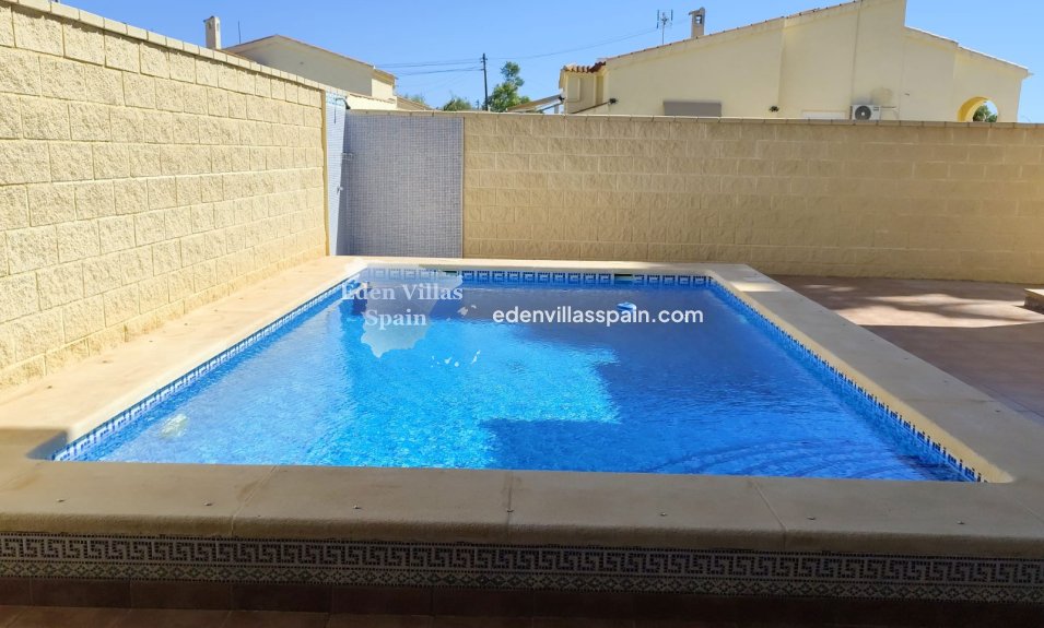 Resale - Urbanisation detached Villa - La Marina