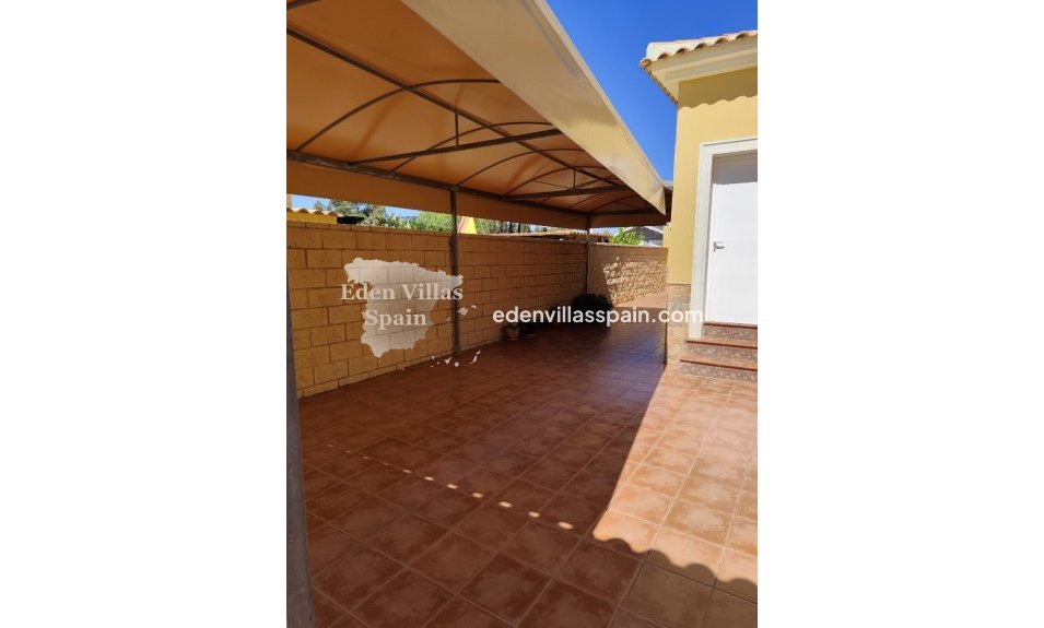Resale - Urbanisation detached Villa - La Marina