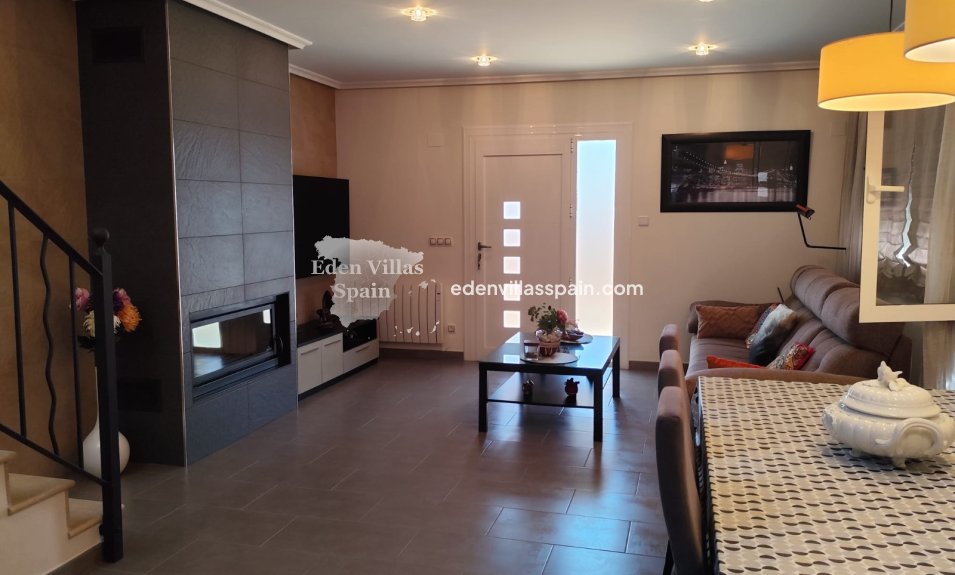 Resale - Urbanisation detached Villa - La Marina