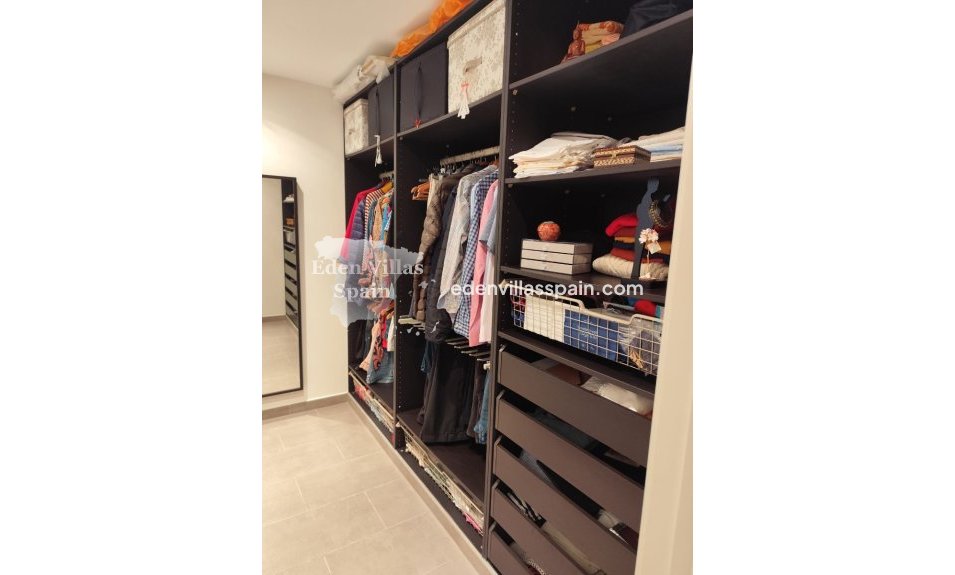 Resale - Urbanisation detached Villa - La Marina