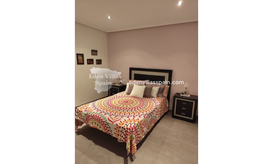 Resale - Urbanisation detached Villa - La Marina