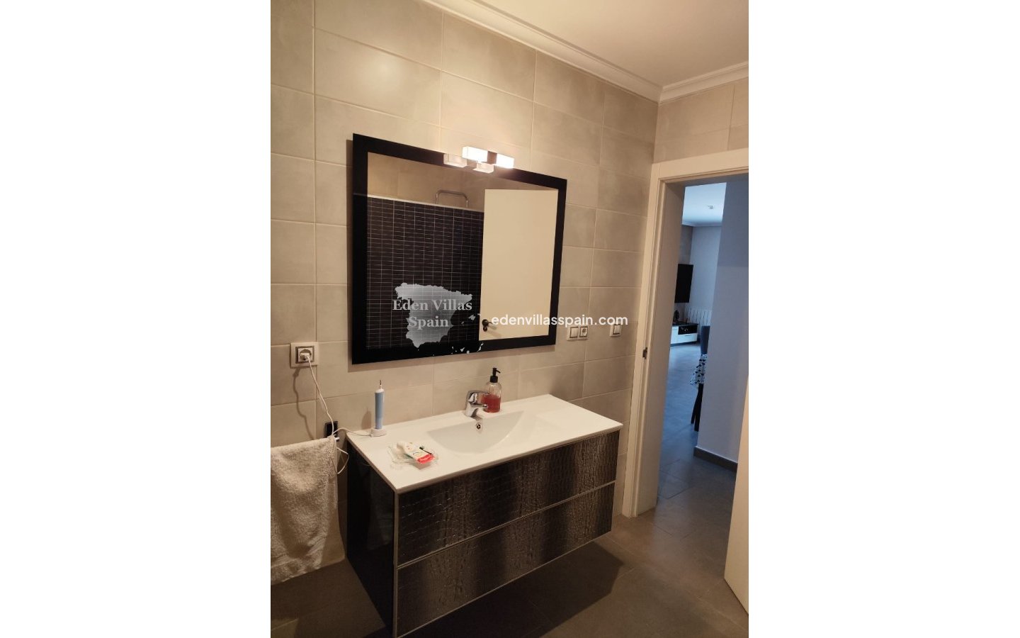 Resale - Urbanisation detached Villa - La Marina