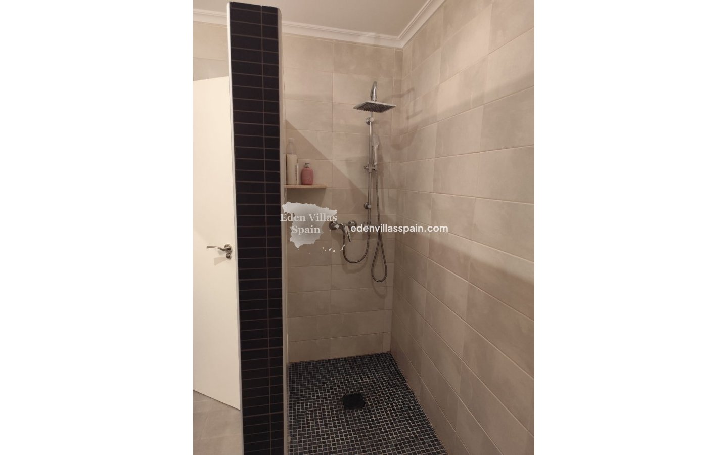 Resale - Urbanisation detached Villa - La Marina