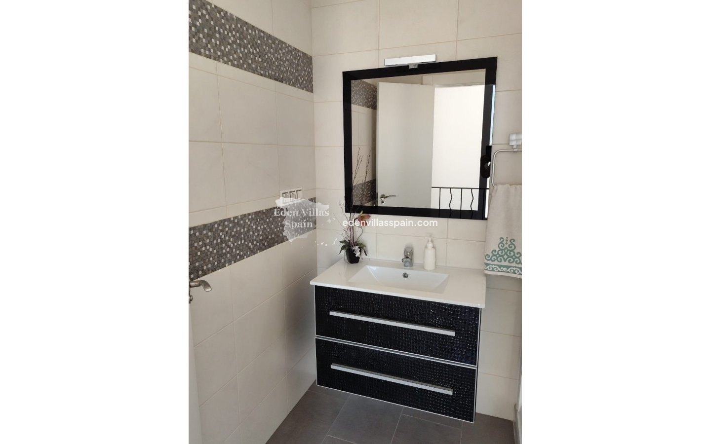 Resale - Urbanisation detached Villa - La Marina