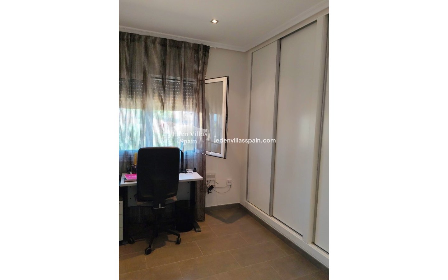 Resale - Urbanisation detached Villa - La Marina