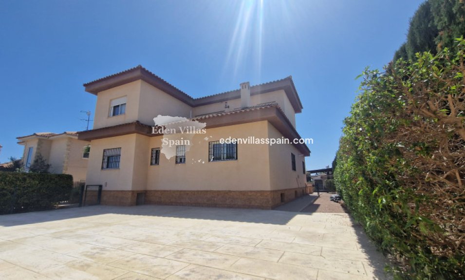 Resale - Urbanisation detached Villa - Santa Pola