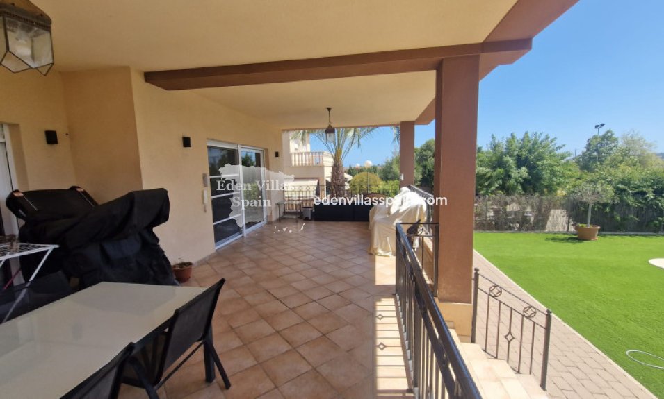 Resale - Urbanisation detached Villa - Santa Pola