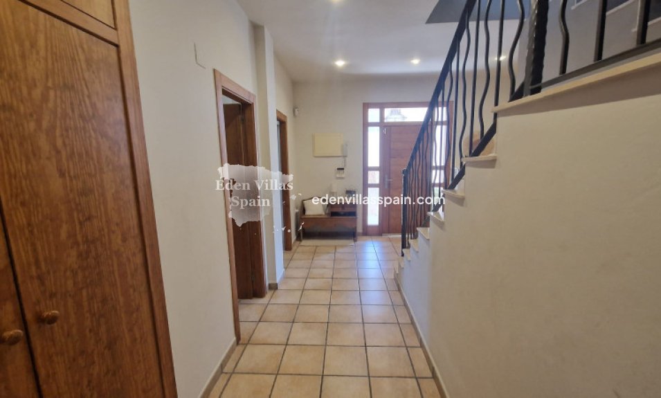 Resale - Urbanisation detached Villa - Santa Pola