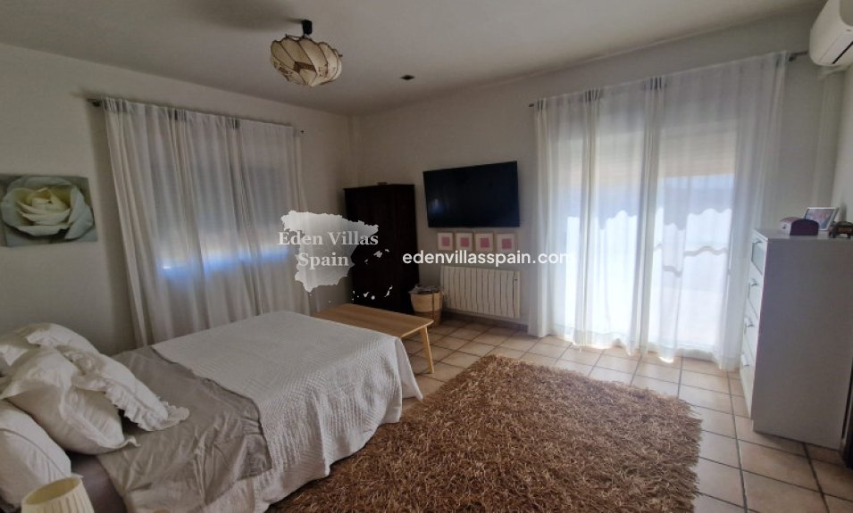 Resale - Urbanisation detached Villa - Santa Pola