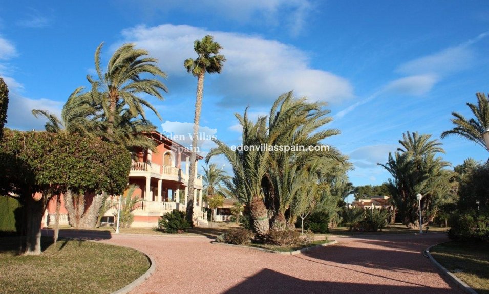 Resale - Urbanisation detached Villa - Santa Pola