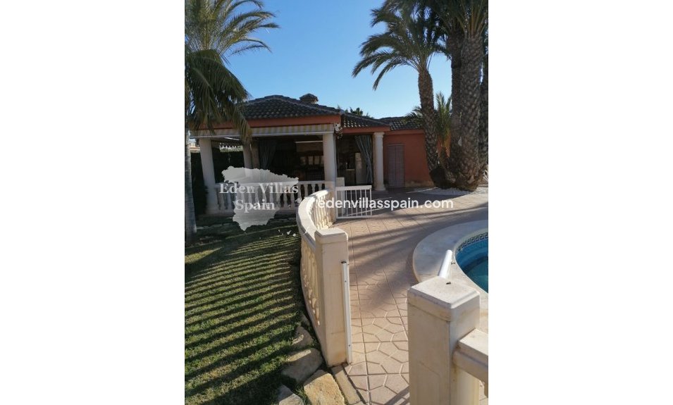 Resale - Urbanisation detached Villa - Santa Pola