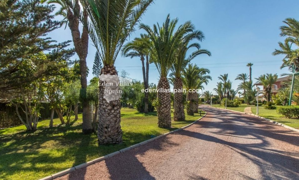 Resale - Urbanisation detached Villa - Santa Pola