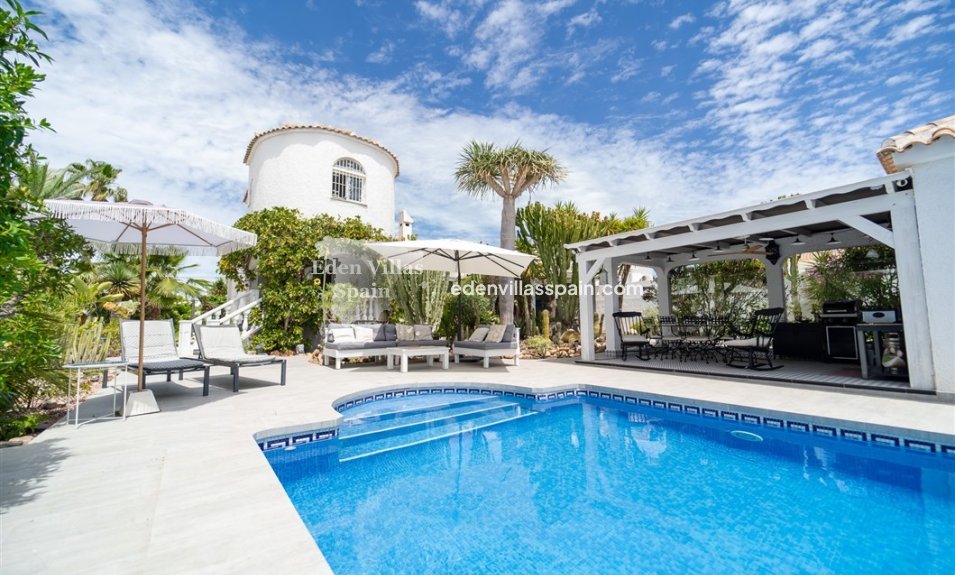 Resale - Urbanisation detached Villa - Torrevieja