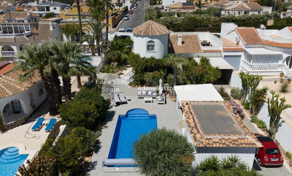 Resale - Urbanisation detached Villa - Torrevieja
