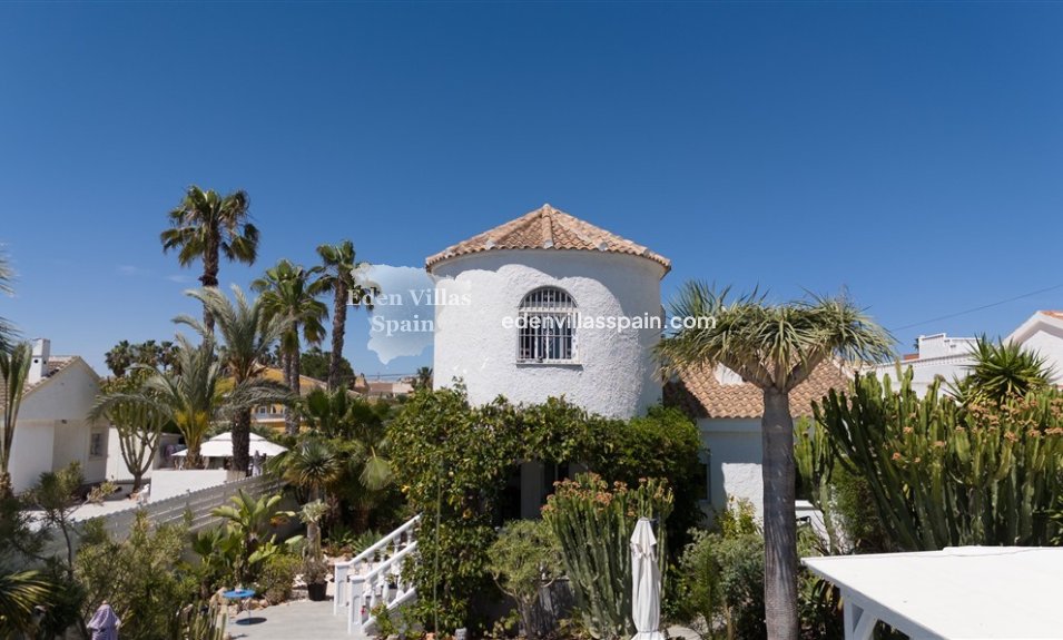 Resale - Urbanisation detached Villa - Torrevieja