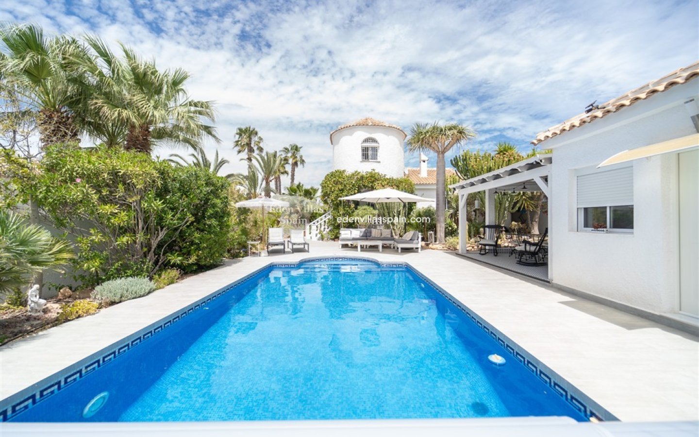 Resale - Urbanisation detached Villa - Torrevieja