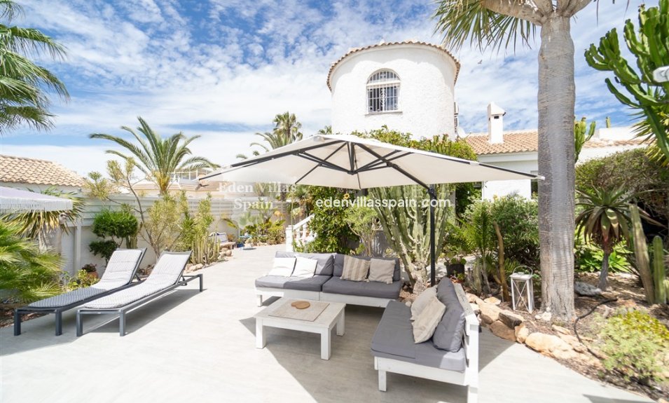 Resale - Urbanisation detached Villa - Torrevieja